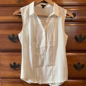 EUC women’s sleeveless blouse